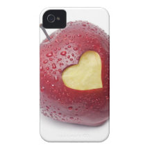 Frischer roter Apfel mit einem Herzen formte Symbo Case-Mate iPhone 4 Hülle