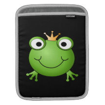 Frosch-Prinz. Lächelnder Frosch mit einer Krone iPad Sleeves