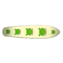 Frosch-Prinz. Lächelnder Frosch mit einer Krone Bedruckte Skateboarddecks