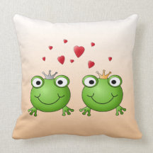 Frosch-Prinz und Frosch-Prinzessin, mit Herzen Zierkissen