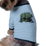 GasMaskBackpack052409 Hund T Shirts
