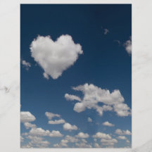 Geformte Wolke des Herzens Bedruckte Flyer