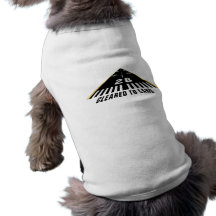 Geklärt, um Rollbahn zu landen Hund T-shirt