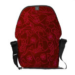 Gekritzel-rote Blumen mit Fischen Kuriertaschen
