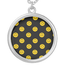 Gelbes Smiley-Muster Halskette