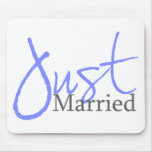Gerade verheiratet (blaues Skript) Mousepad