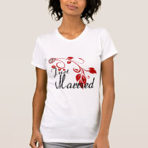Gerade verheiratete verbindende Herz-Blumenreben T-shirt