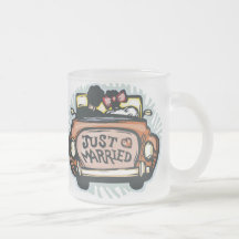 Gerade verheirateter Becher Kaffee Tasse