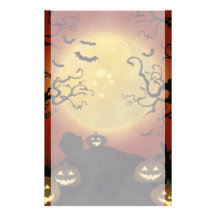 Gespenstischer Halloween-Mond, Kürbise und Schläge Druckpapier