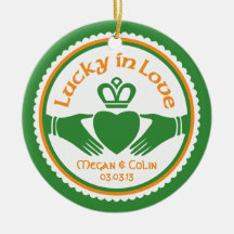 Glücklich im Liebe-Iren Claddagh Hochzeits-Jahrest Weihnachtsbaum Ornamente