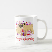 Glücklicher Valentine-Mops-küssende T-Shirts Teetassen