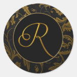 Gold des Monogramm-R und schwarzes Damast-Hochzeit Runder Sticker