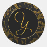 Gold des Monogramm-Y und schwarzes Damast-Hochzeit Runde Sticker