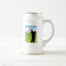 Golfball, der an Ihnen kommt Kaffeetasse