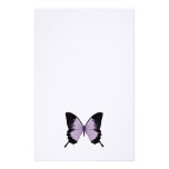 Großer lila u. schwarzer Schmetterling Personalisierte Büropapiere