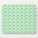 Grüne Blumen auf Weiß mousepads
