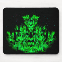 Grüne Flammenmonster am Sternenhimmel Mousepads