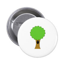 Grüner Baum-Cartoon mit Geschöpf Anstecknadelbutton