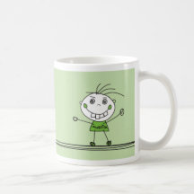 grünes glückliches Monster genießt Sonnenscheinbec Tee Tasse