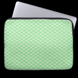 Grünes Pastellquatrefoil laptop sleeves