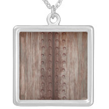 Grungy befestigtes rostiges Metall Schmuck