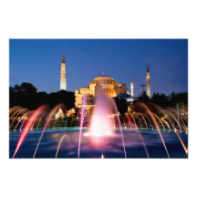 Hagia Sophia und Brunnen nachts in Istanbul Fotografische Drucke