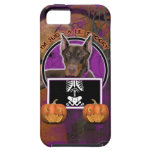 Halloween - gerade ein Lil gespenstisch - Doberman iPhone 5 Case