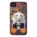 Halloween - gerade ein Lil gespenstisch - Saluki iPhone 4 Case-Mate Hüllen
