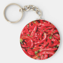 Heiße roter Paprika-Pfeffer draußen im Sommer Sun Schlüsselbänder