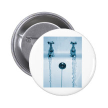 Heißes u. kaltes Wasser, Badzeit, laufende Hähne Anstecknadelbutton