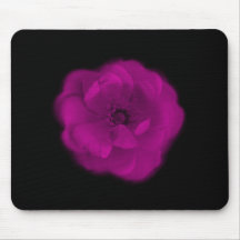 Helle rosa Rose. Schwarzer Hintergrund Mauspad