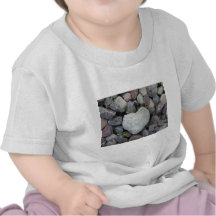 Herz aus Stein T-Shirts