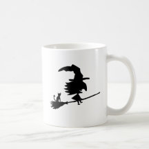 Hexe-und Katzen-Silhouette-Fliegen auf Broomstick Tasse
