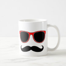 Hipster mit roten Schatten Kaffeetasse