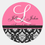 Hochzeits-Monogramm-Initiale nennt rosa Damast-Sie Runde Aufkleber