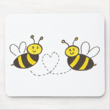 Honig-Bienen mit Herzen Mauspads