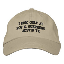 I DISC-GOLF BEI ROY G. GUERRERO BESTICKTES BASEBALLCAP