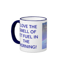 I LIEBE DER GERUCH DES TURBINENTREIBSTOFFS AM MORG TEETASSE