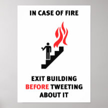 Im Falle des Feuers nehmen Sie Gebäude heraus, bev Posterdruck