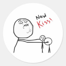 Jetzt Kuss-Raserei-Gesichts-Comic Meme Runde Sticker