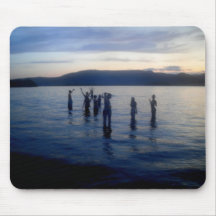 Jugendliche im Wasser Mousepad