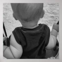 Junge auf Leinwand des Schwingens B&W Plakatdrucke