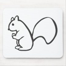 Junges Eichhörnchen in der Schwarzweiss-Skizze Mousepads