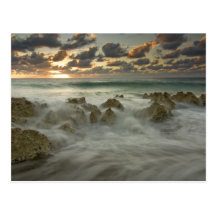Karibisches Meer, die Kaimaninseln.  Zusammenstoße Postkarte