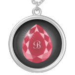Karminrote Edelstein-Monogramm-Halskette