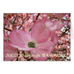 KARTEN Erfolg durch Teamwork-Rosa-Hartriegel-Blume
