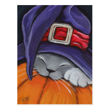Katze, die eine Hexe-Hut-Halloween-Postkarte trägt