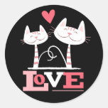 Katzen Liebeim niedlichen Kittyvalentine-Umschlag 