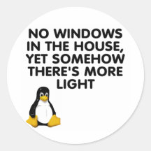 Keine Fenster im Haus… Runder Sticker