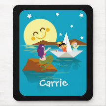 Kinder auf einem Papierboot, das zu einer Meerjung Mauspads